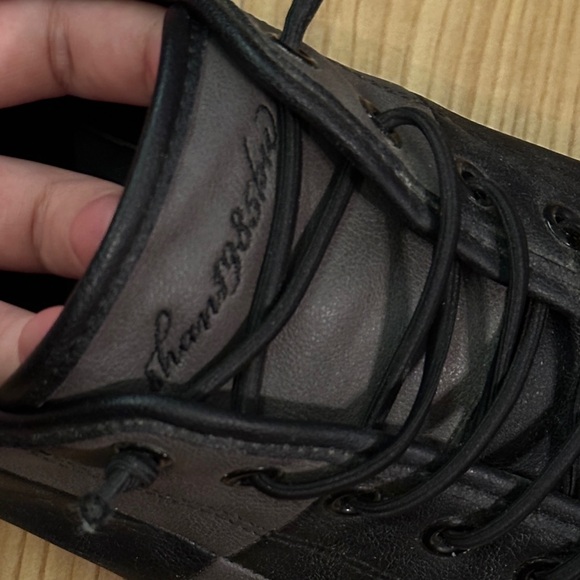 shoes - Picture 3 of 4